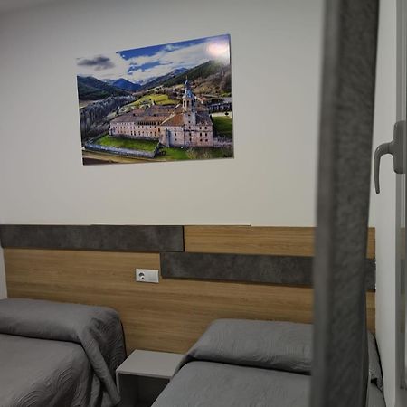 Hostal Rioja Condestable ログローニョ エクステリア 写真