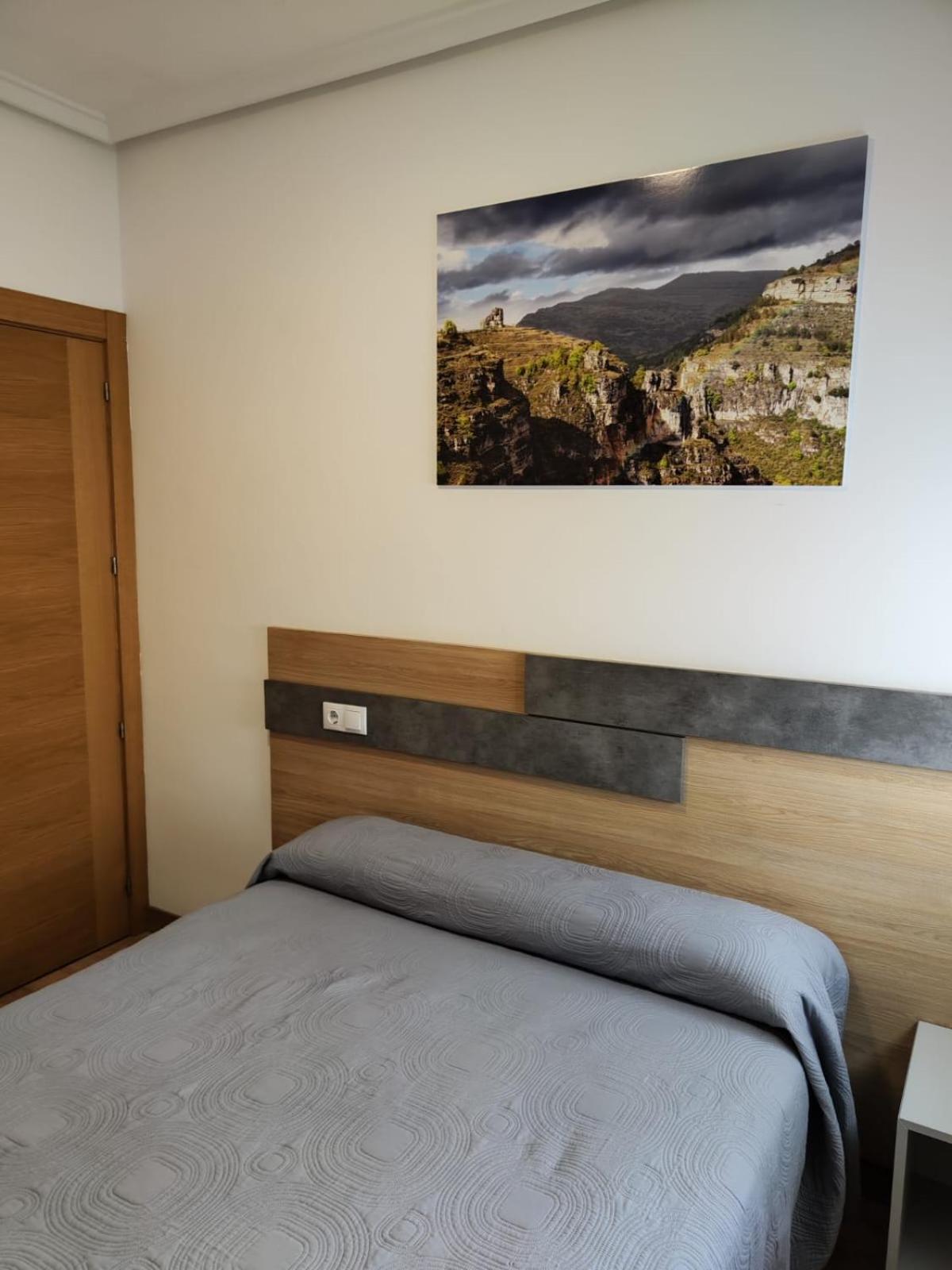 Hostal Rioja Condestable ログローニョ エクステリア 写真
