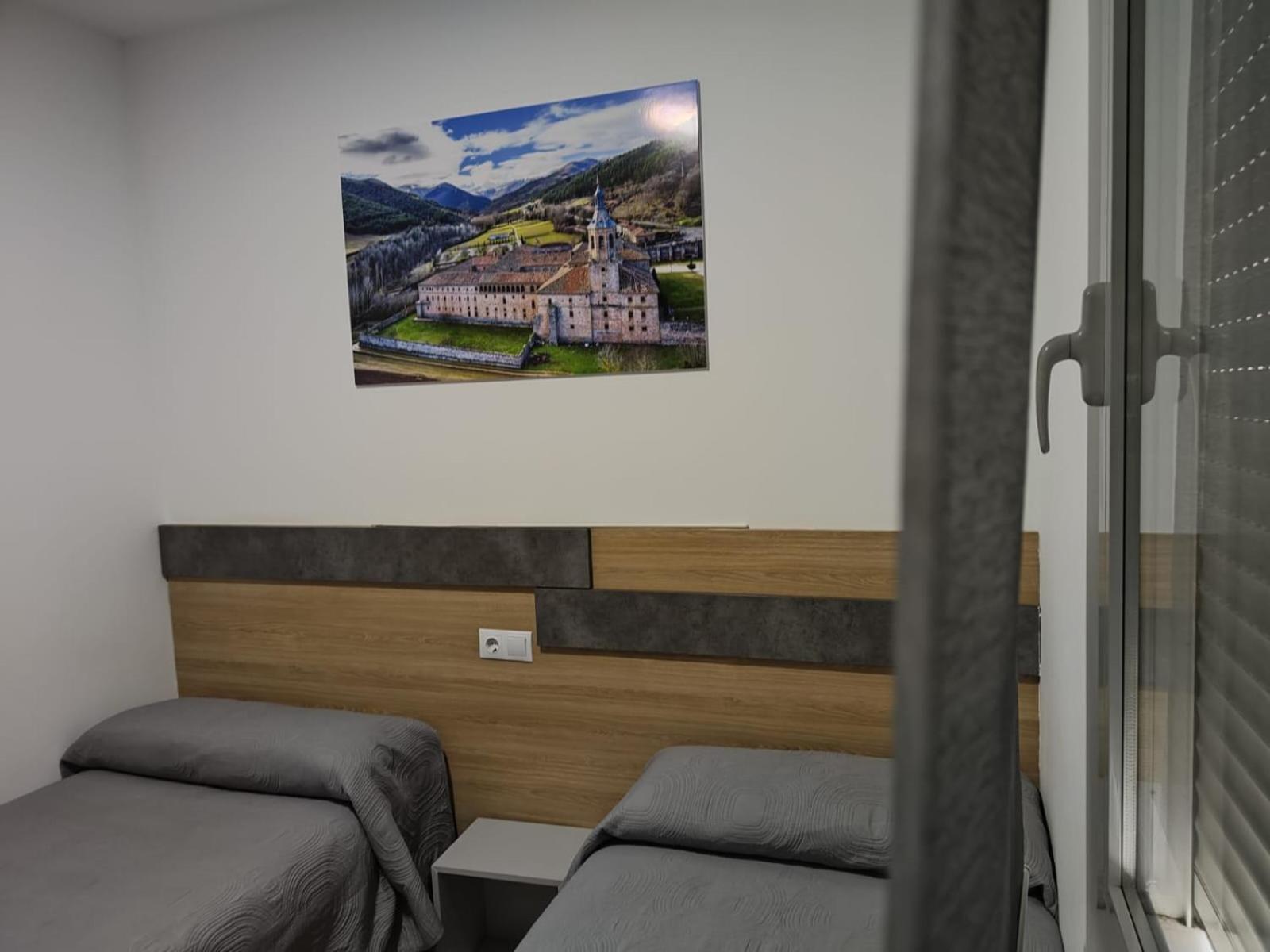 Hostal Rioja Condestable ログローニョ エクステリア 写真