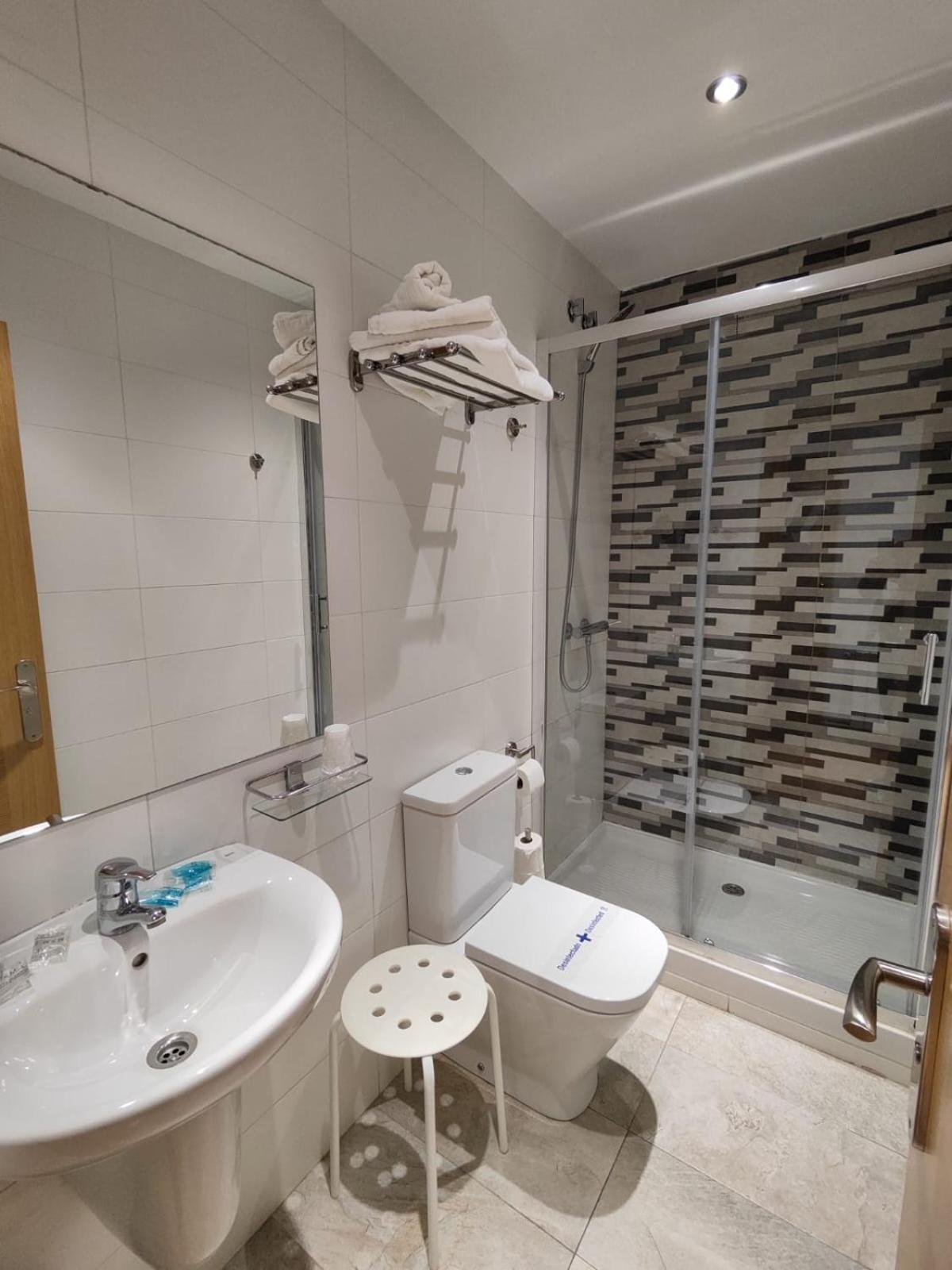Hostal Rioja Condestable ログローニョ エクステリア 写真