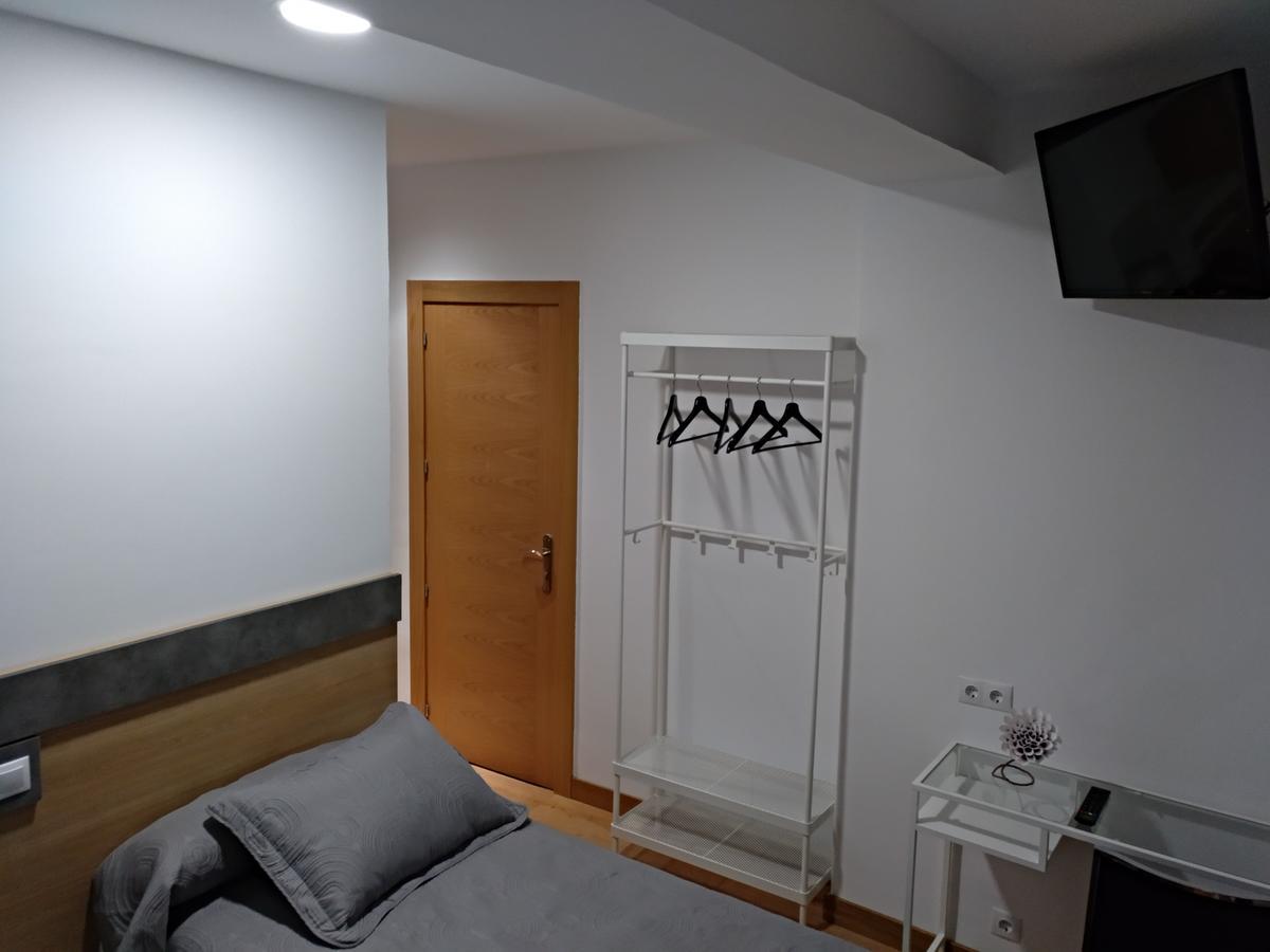 Hostal Rioja Condestable ログローニョ エクステリア 写真