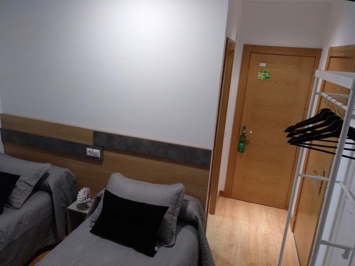 Hostal Rioja Condestable ログローニョ エクステリア 写真