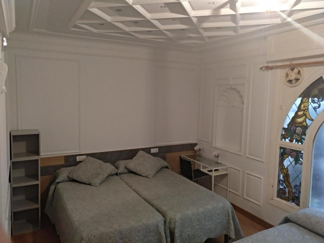 Hostal Rioja Condestable ログローニョ エクステリア 写真