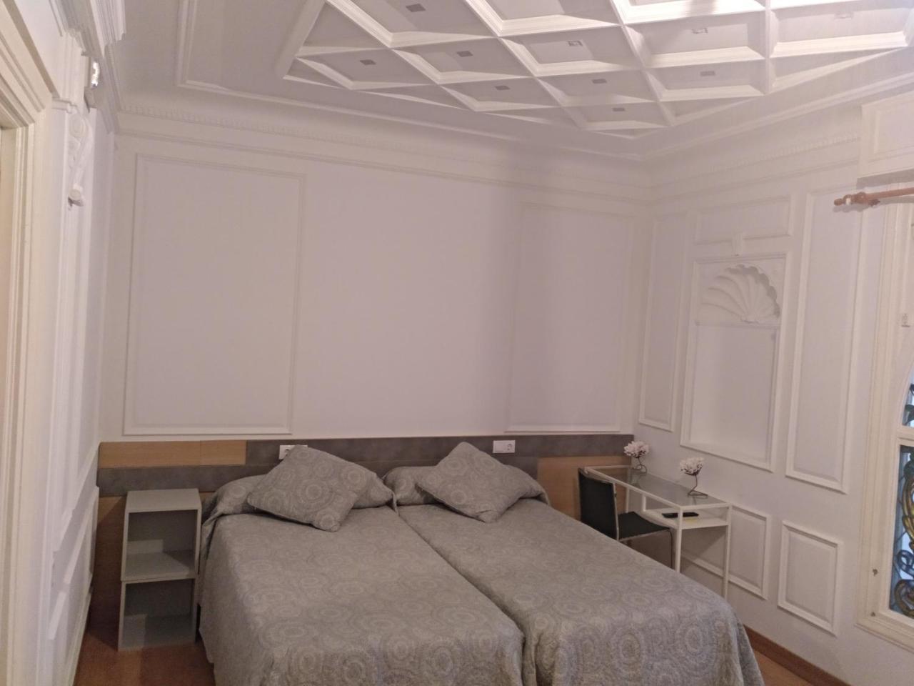 Hostal Rioja Condestable ログローニョ エクステリア 写真